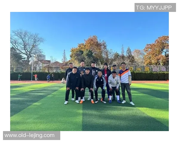 水木足球：探索青春与梦想交织的绿茵场上奋斗与荣耀的故事